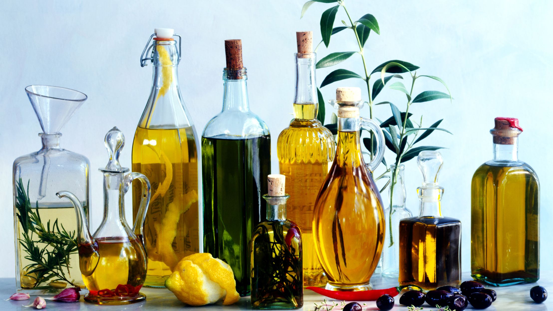How to Make Flavored Herbal Oils for Cooking